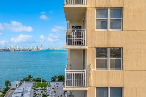 Condominio en alquiler en Miami, Florida, 2 dormitorios, 98.94 m2 № 1988464 - foto 6