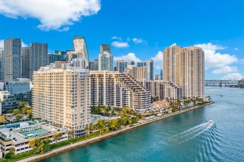 Condominio en alquiler en Miami, Florida, 2 dormitorios, 98.94 m2 № 1988464 - foto 2