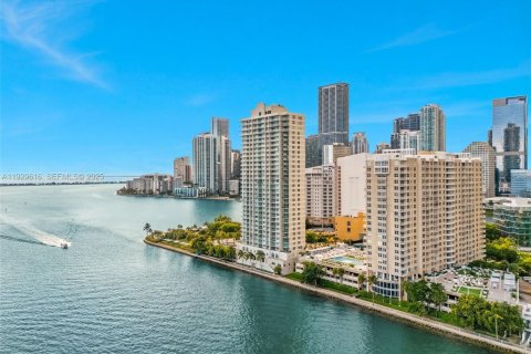 Condominio en alquiler en Miami, Florida, 2 dormitorios, 98.94 m2 № 1988464 - foto 4