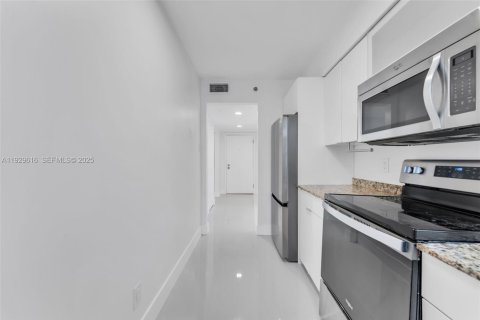 Condominio en alquiler en Miami, Florida, 2 dormitorios, 98.94 m2 № 1988464 - foto 12