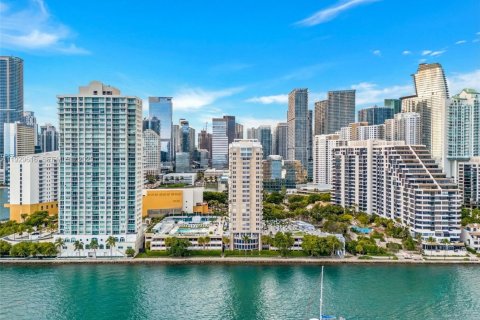 Condominio en alquiler en Miami, Florida, 2 dormitorios, 98.94 m2 № 1988464 - foto 7