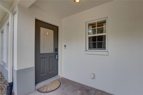 Townhouse in Tampa, Florida 3 bedrooms, 156.08 sq.m. № 2203663 - photo 15