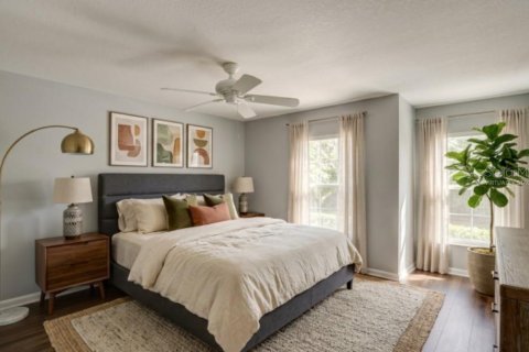Townhouse in Tampa, Florida 3 bedrooms, 156.08 sq.m. № 2203663 - photo 3