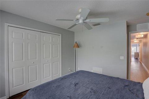 Townhouse in Tampa, Florida 3 bedrooms, 156.08 sq.m. № 2203663 - photo 6