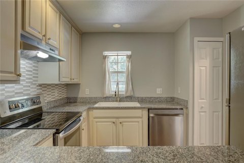 Townhouse in Tampa, Florida 3 bedrooms, 156.08 sq.m. № 2203663 - photo 28