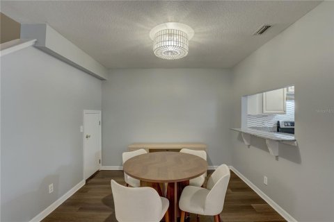 Townhouse in Tampa, Florida 3 bedrooms, 156.08 sq.m. № 2203663 - photo 27