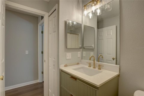 Townhouse in Tampa, Florida 3 bedrooms, 156.08 sq.m. № 2203663 - photo 12