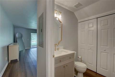 Townhouse in Tampa, Florida 3 bedrooms, 156.08 sq.m. № 2203663 - photo 22