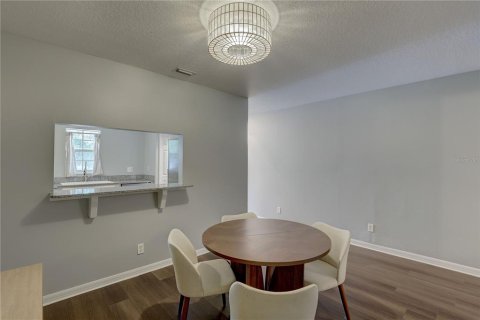 Townhouse in Tampa, Florida 3 bedrooms, 156.08 sq.m. № 2203663 - photo 26