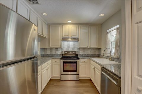 Townhouse in Tampa, Florida 3 bedrooms, 156.08 sq.m. № 2203663 - photo 30