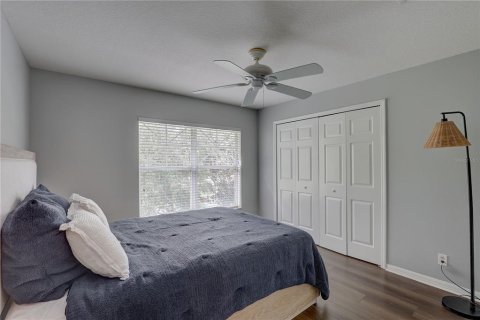 Townhouse in Tampa, Florida 3 bedrooms, 156.08 sq.m. № 2203663 - photo 5
