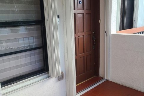 Снять в аренду кондоминиум в Майами, Флорида 2 спальни, 85.19м2, № 2073507 - фото 8