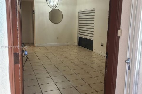 Снять в аренду кондоминиум в Майами, Флорида 2 спальни, 85.19м2, № 2073507 - фото 10