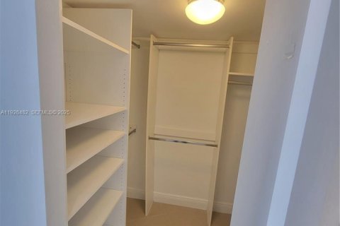 Condo in Aventura, Florida, 2 bedrooms  № 1986636 - photo 3