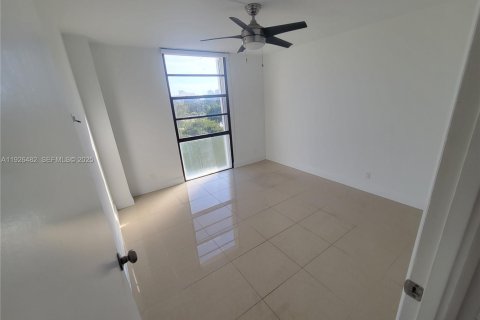 Condo in Aventura, Florida, 2 bedrooms  № 1986636 - photo 14
