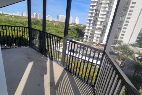 Condo in Aventura, Florida, 2 bedrooms  № 1986636 - photo 18