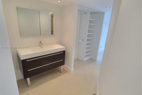 Condo in Aventura, Florida, 2 bedrooms  № 1986636 - photo 6