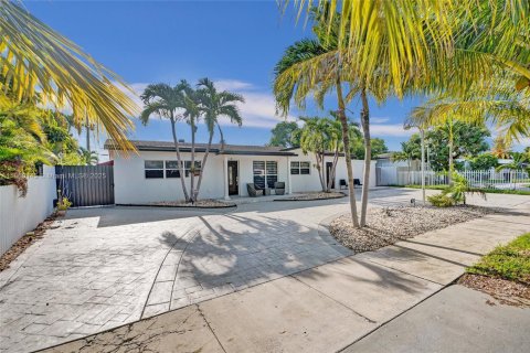 Villa ou maison à vendre à Hialeah, Floride: 5 chambres, 190.91 m2 № 1960912 - photo 4