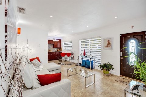 Villa ou maison à vendre à Hialeah, Floride: 5 chambres, 190.91 m2 № 1960912 - photo 28