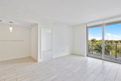 Condo in Sunrise, Florida, 2 bedrooms  № 2261627 - photo 12