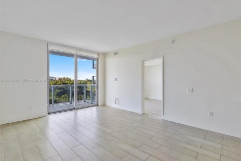 Condo in Sunrise, Florida, 2 bedrooms  № 2261627 - photo 10