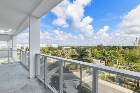 Condo in Sunrise, Florida, 2 bedrooms  № 2261627 - photo 27