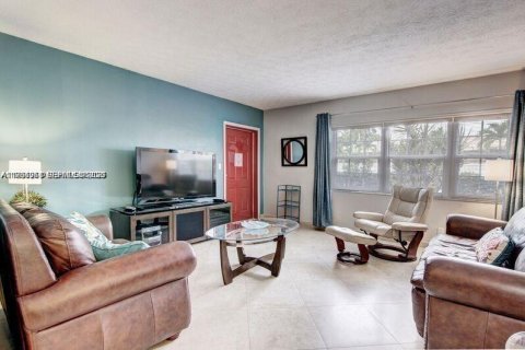 Condominio en alquiler en Pompano Beach, Florida, 2 dormitorios, 87.33 m2 № 2011810 - foto 2
