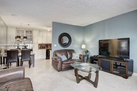 Condominio en Pompano Beach, Florida, 2 dormitorios  № 2011810