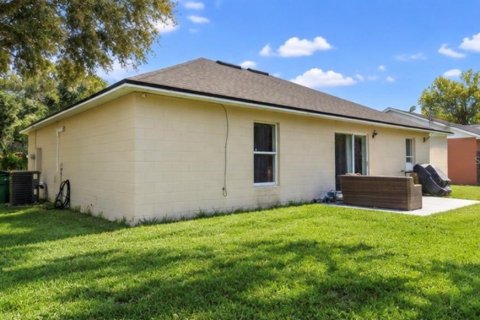 Villa ou maison à vendre à Kissimmee, Floride: 3 chambres, 125.23 m2 № 2108579 - photo 2