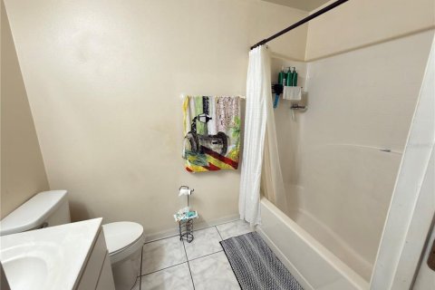 Villa ou maison à vendre à Kissimmee, Floride: 3 chambres, 125.23 m2 № 2108579 - photo 18