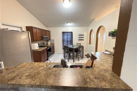 Villa ou maison à vendre à Kissimmee, Floride: 3 chambres, 125.23 m2 № 2108579 - photo 6