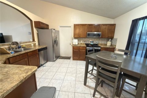 Villa ou maison à vendre à Kissimmee, Floride: 3 chambres, 125.23 m2 № 2108579 - photo 8