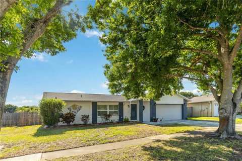 House in Melbourne, Florida 2 bedrooms, 131.83 sq.m. № 1725379 - photo 3