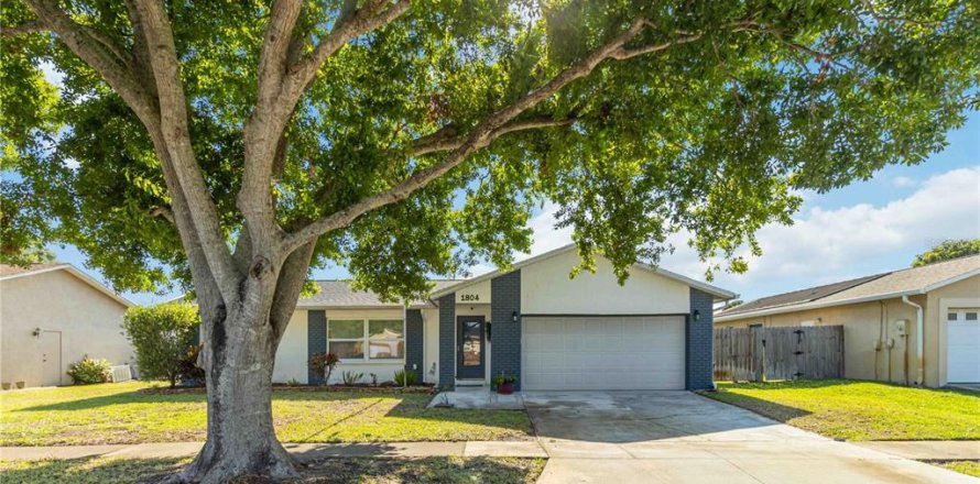 House in Melbourne, Florida 2 bedrooms, 131.83 sq.m. № 1725379