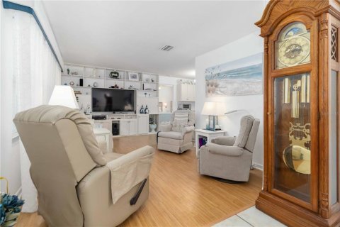 House in Melbourne, Florida 2 bedrooms, 131.83 sq.m. № 1725379 - photo 6
