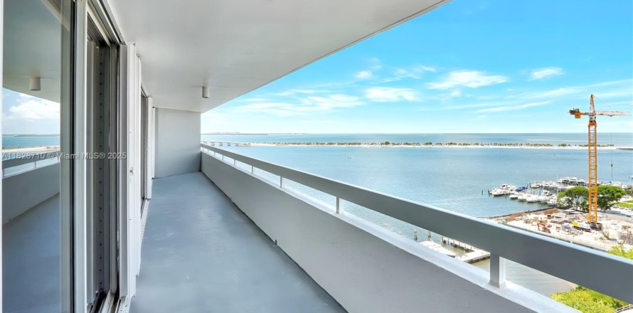 Condominio en Miami, Florida, 2 dormitorios № 1801251
