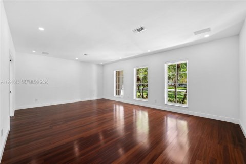 Casa en alquiler en Coral Gables, Florida, 4 dormitorios, 245.26 m2 № 2058979 - foto 2