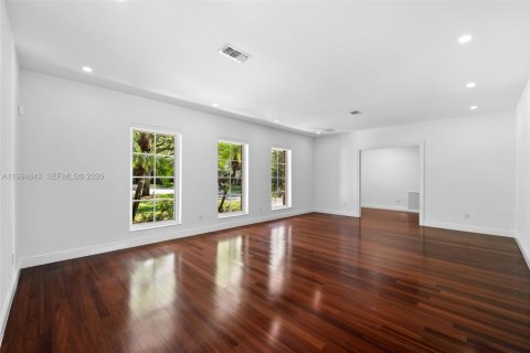 Casa en alquiler en Coral Gables, Florida, 4 dormitorios, 245.26 m2 № 2058979 - foto 3