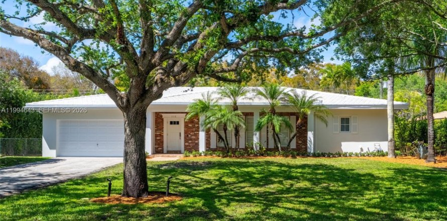 Casa en Coral Gables, Florida 4 dormitorios, 245.26 m2 № 2058979