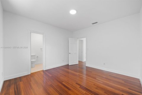 Casa en alquiler en Coral Gables, Florida, 4 dormitorios, 245.26 m2 № 2058979 - foto 12