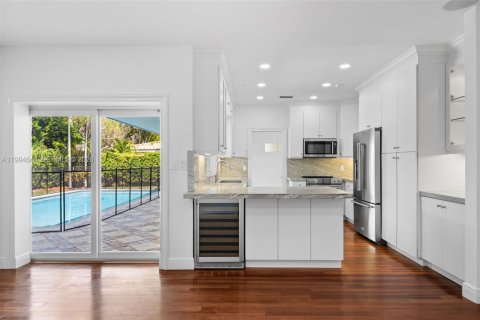 Casa en alquiler en Coral Gables, Florida, 4 dormitorios, 245.26 m2 № 2058979 - foto 5