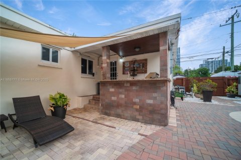 House in Miami, Florida 3 bedrooms, 148.18 sq.m. № 1882166 - photo 19
