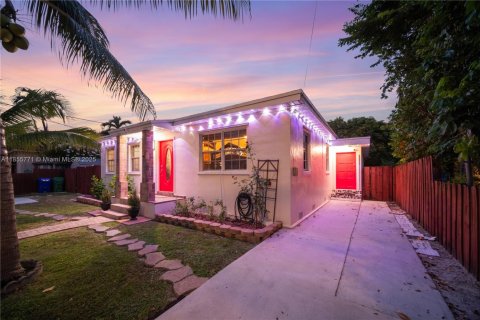 House in Miami, Florida 3 bedrooms, 148.18 sq.m. № 1882166 - photo 25