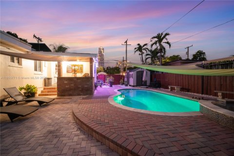 House in Miami, Florida 3 bedrooms, 148.18 sq.m. № 1882166 - photo 24