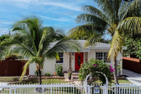 House in Miami, Florida 3 bedrooms, 148.18 sq.m. № 1882166 - photo 1