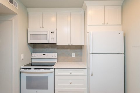 Condo in Tampa, Florida, 2 bedrooms  № 2142307 - photo 7