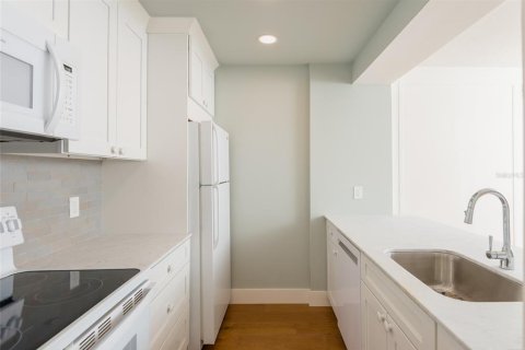 Condo in Tampa, Florida, 2 bedrooms  № 2142307 - photo 8