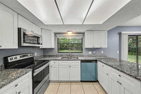 Villa ou maison à vendre à Deltona, Floride: 3 chambres, 130.25 m2 № 2156615 - photo 6