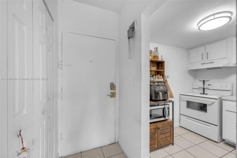 Condominio en venta en Miami, Florida, 1 dormitorio, 53.88 m2 № 2077182 - foto 2