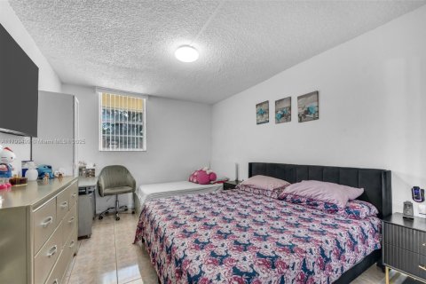 Condominio en venta en Miami, Florida, 1 dormitorio, 53.88 m2 № 2077182 - foto 10